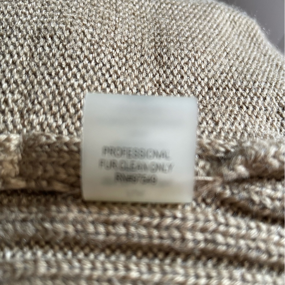 #025, metric knits fur collection vest, size L - Picture 4 of 5